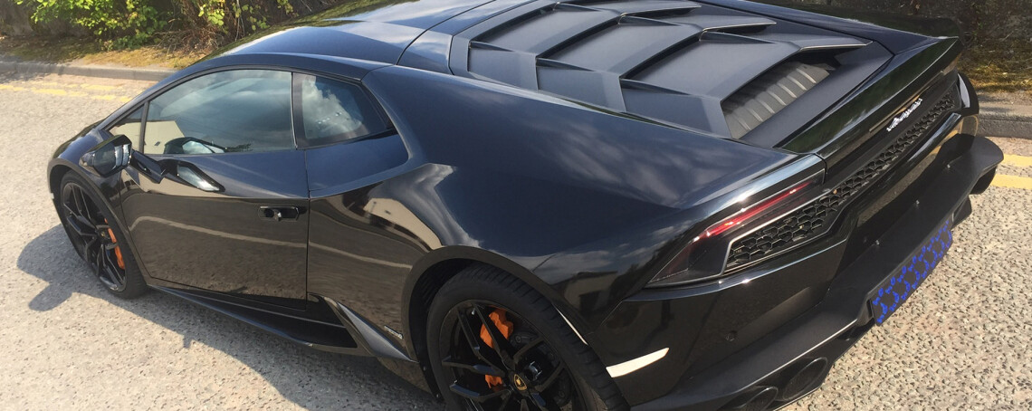 Lamborghini Huracan wrapped in gloss black